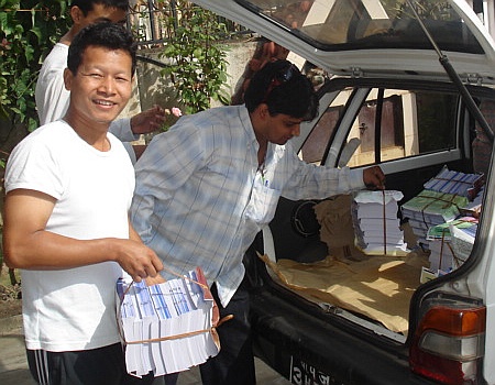 Nepali tract 'The Temple Of Miraculous Fire' leaves the printer's shop -- ready to distribute soon !
